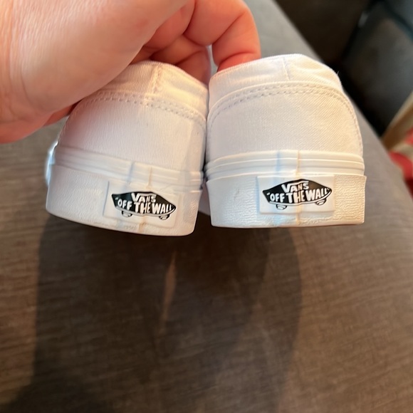 Vans - Picture 7 of 8